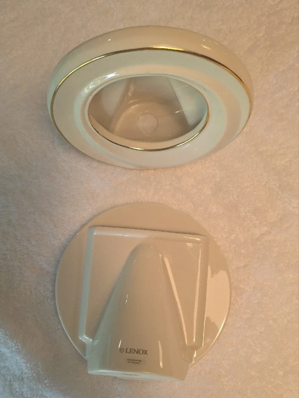 Lenox Elegant Round White Porcelain Picture Frames with Gold Trim